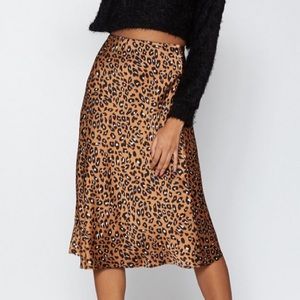 Nasty Gal Leopard print Midi skirt size 4